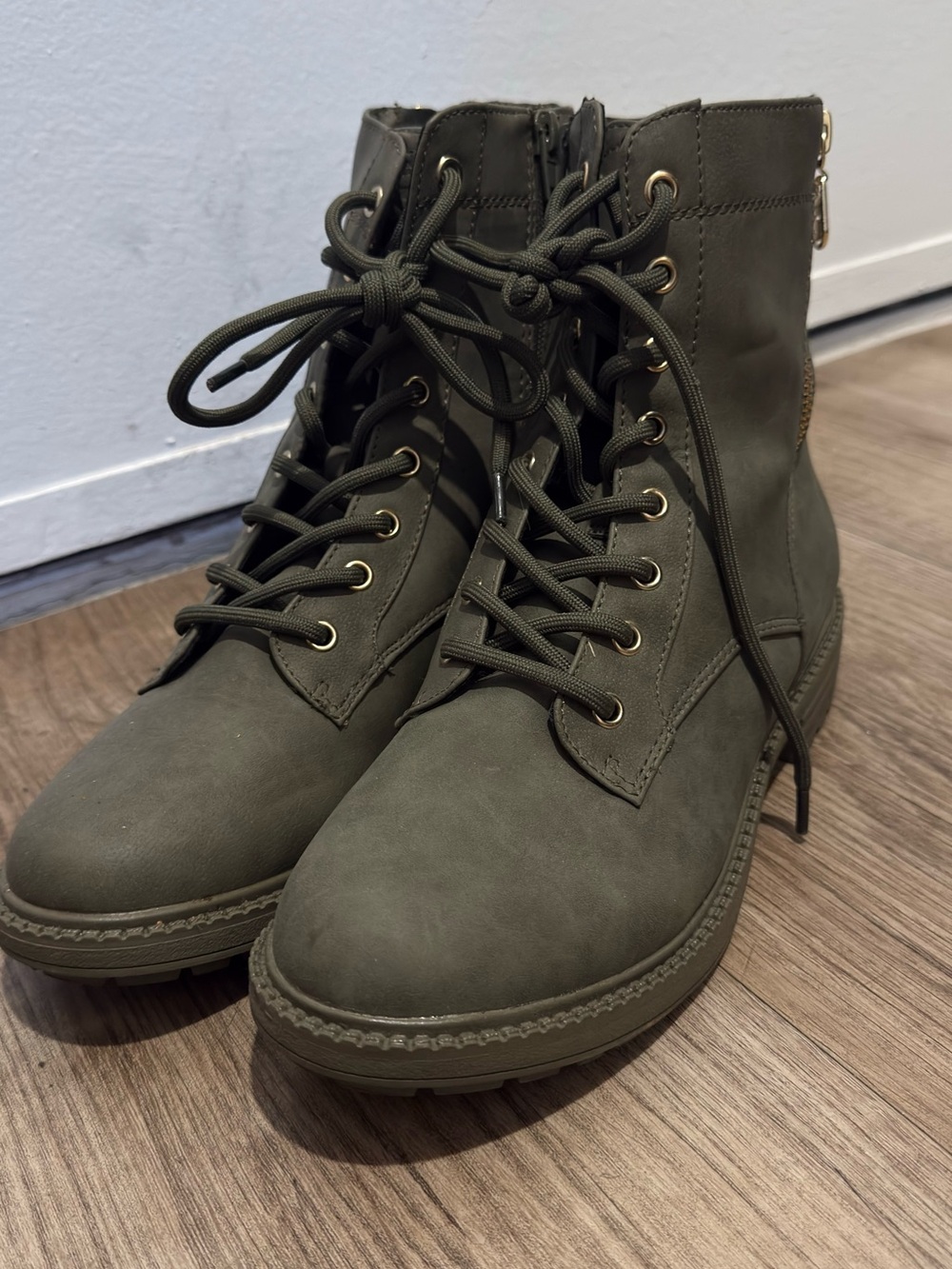 Women’s Lace-Up Ankle Boots - Olive
